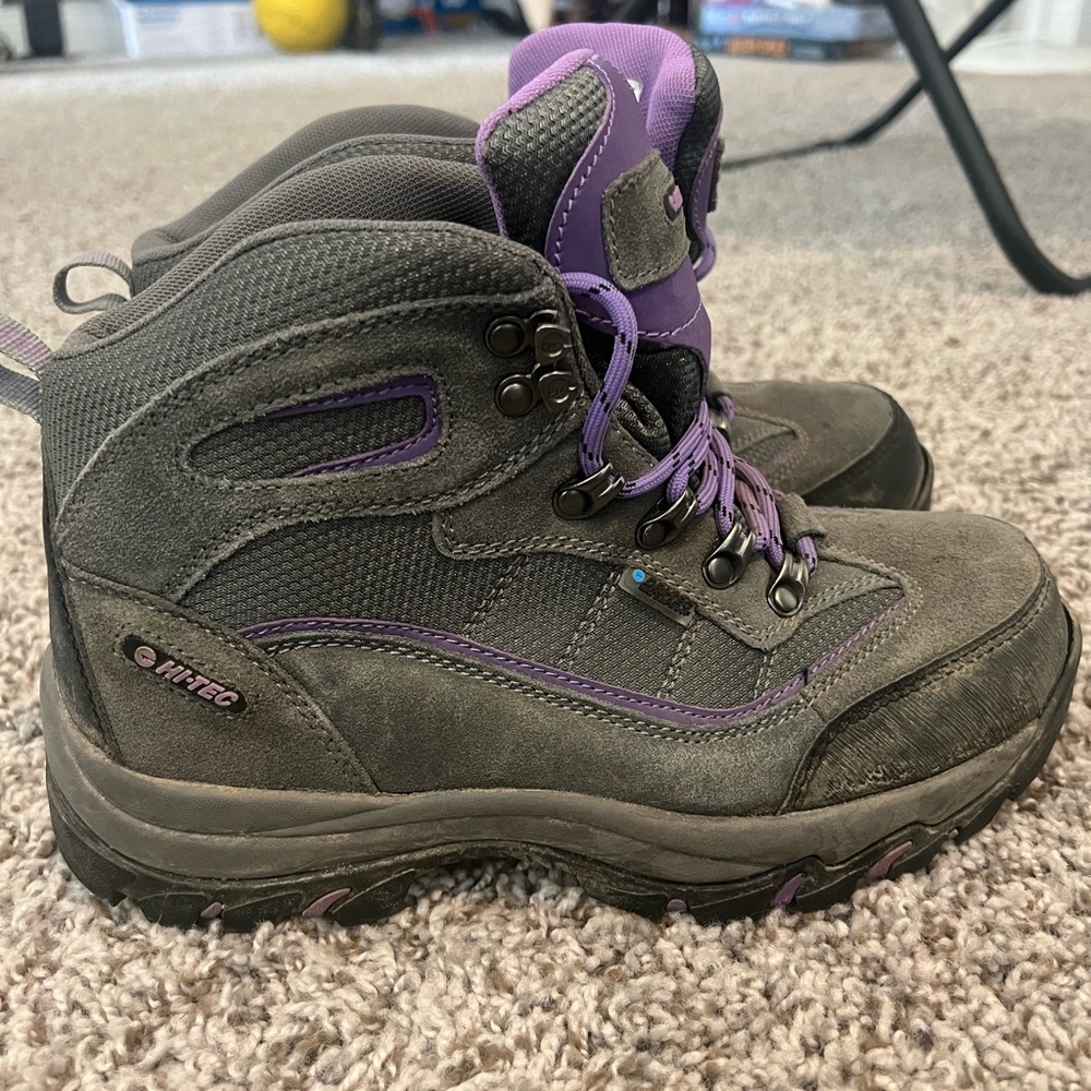 Hi-Tec Hiking Shoes Size 9 - Picture 3 of 6